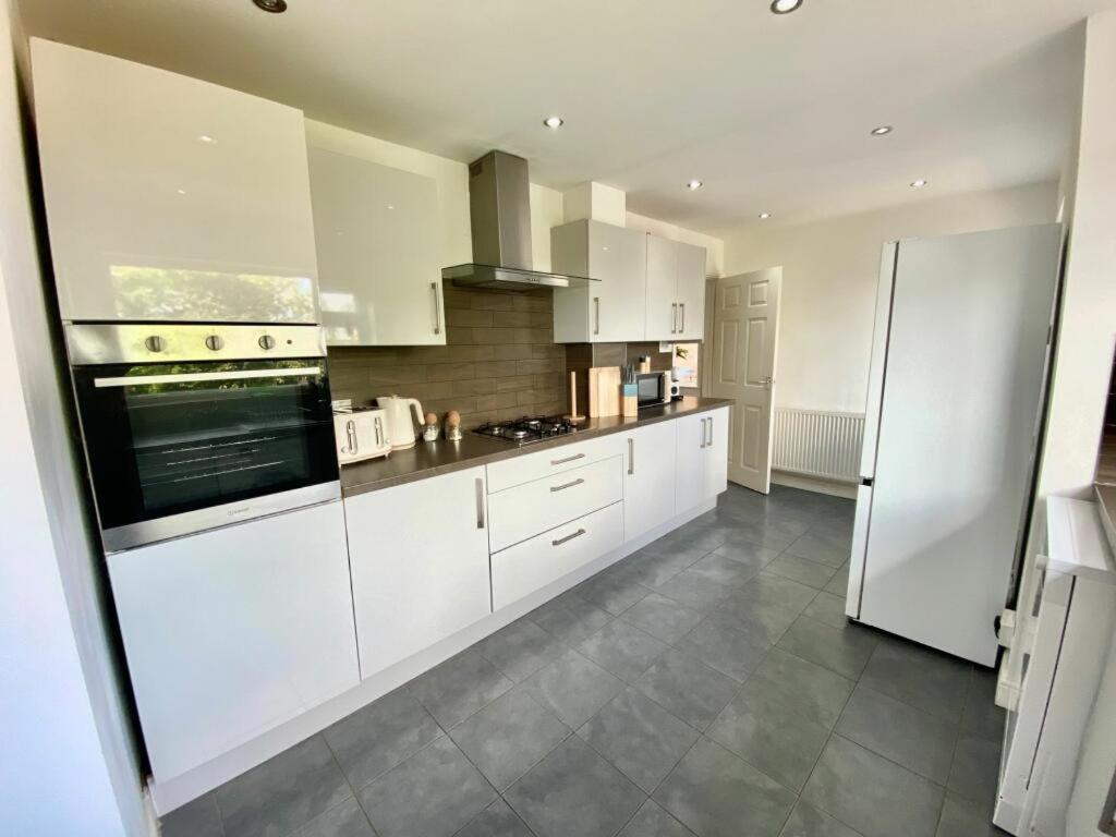 Coventry Huge 4Bed 2Bath Private Parking Nec By Empower Homes Bagian luar foto